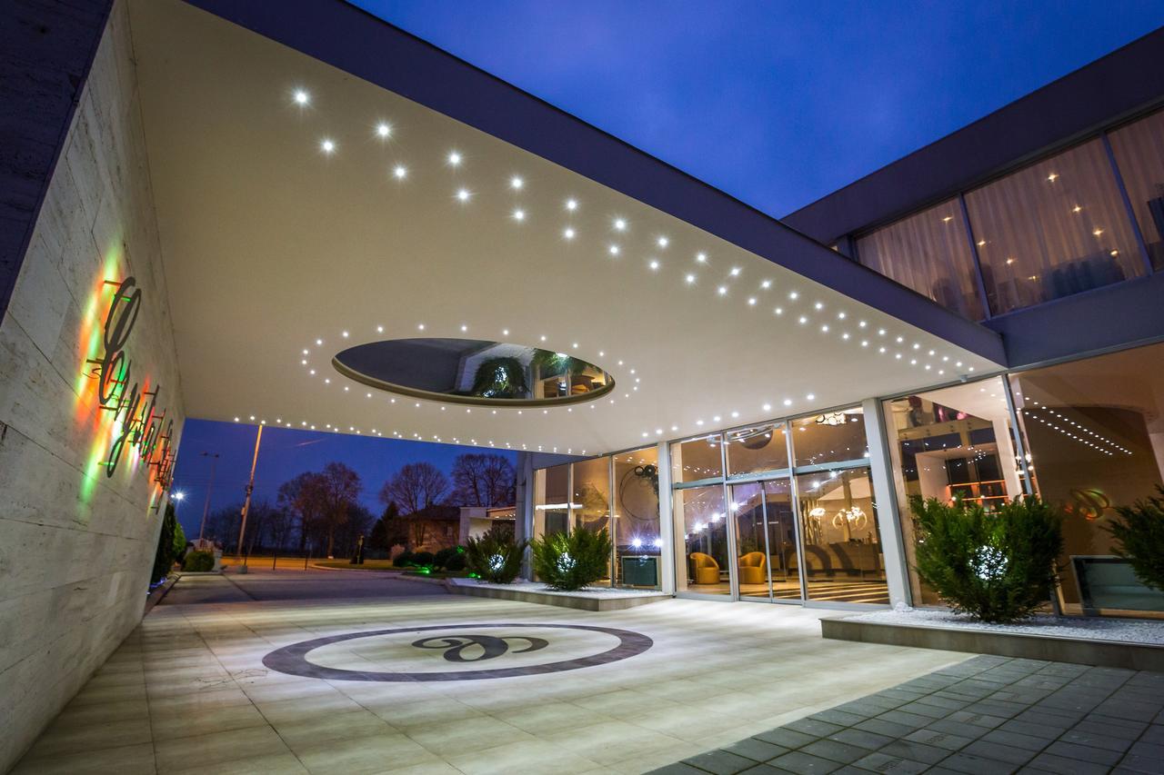 Hotel Crystal Light Nis Exterior photo